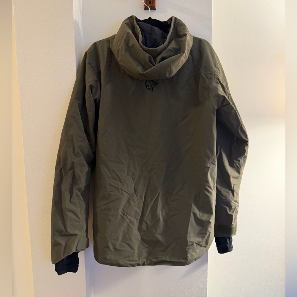 Norrona Men’s Lofoten Gore-Tex Pro Jacket - Picture 5 of 12